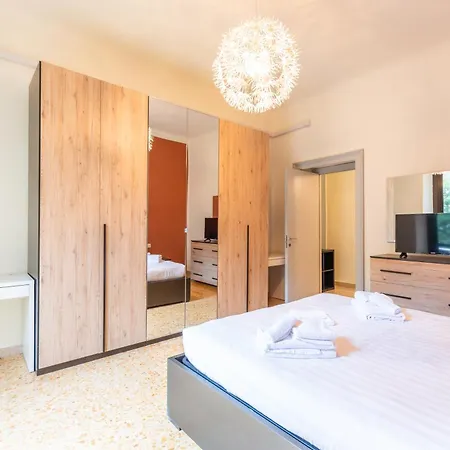 I-host Spacious 2br Near Center アパート
